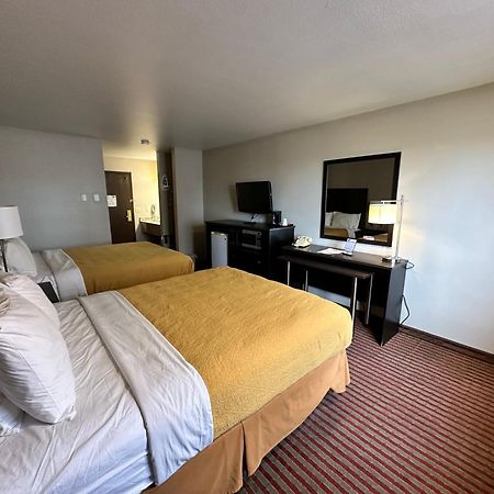 Rodeway Inn & Suites Madison East מראה חיצוני תמונה