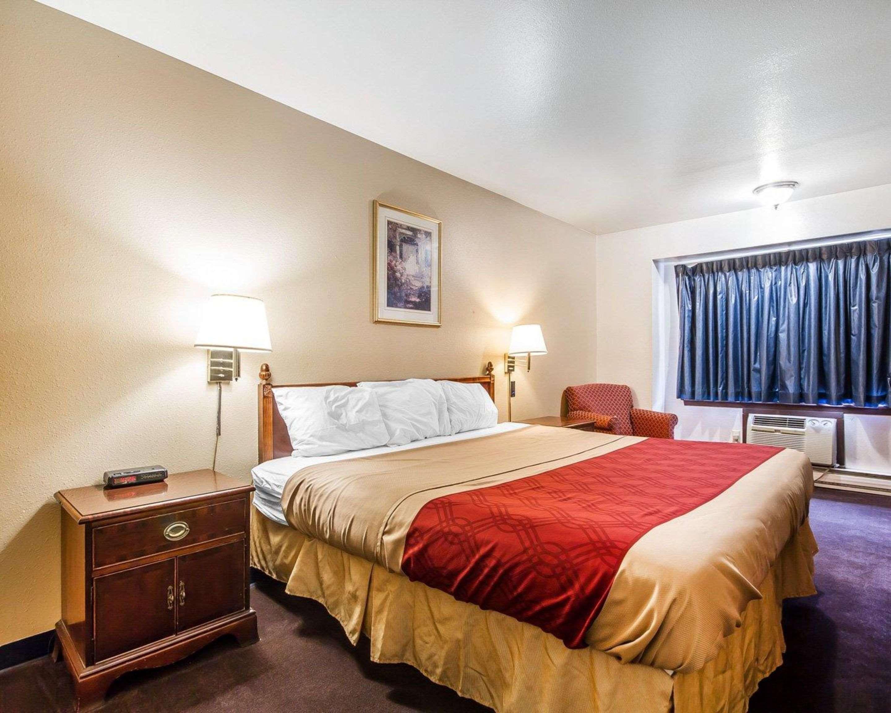 Rodeway Inn & Suites Madison East מראה חיצוני תמונה