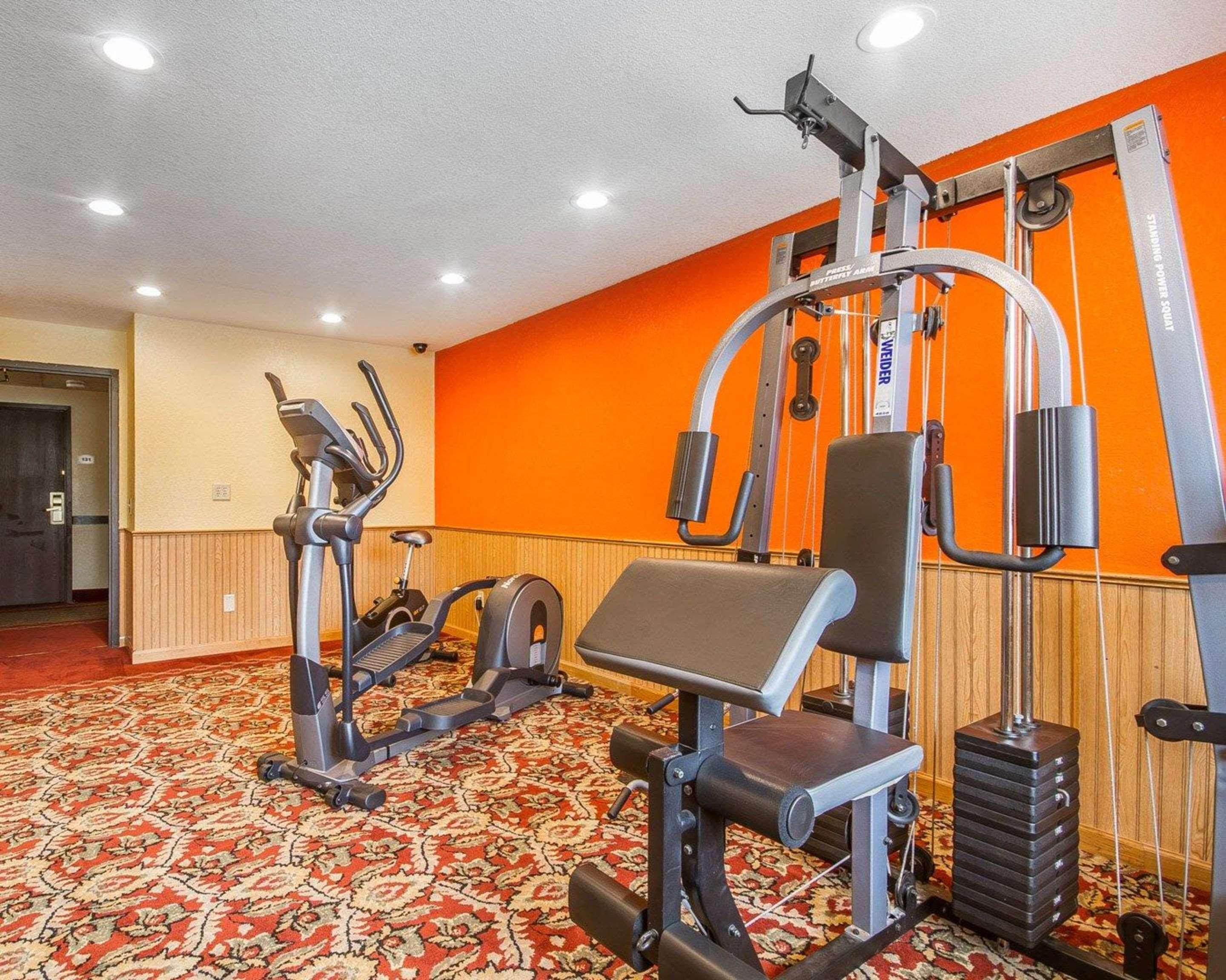 Rodeway Inn & Suites Madison East מראה חיצוני תמונה