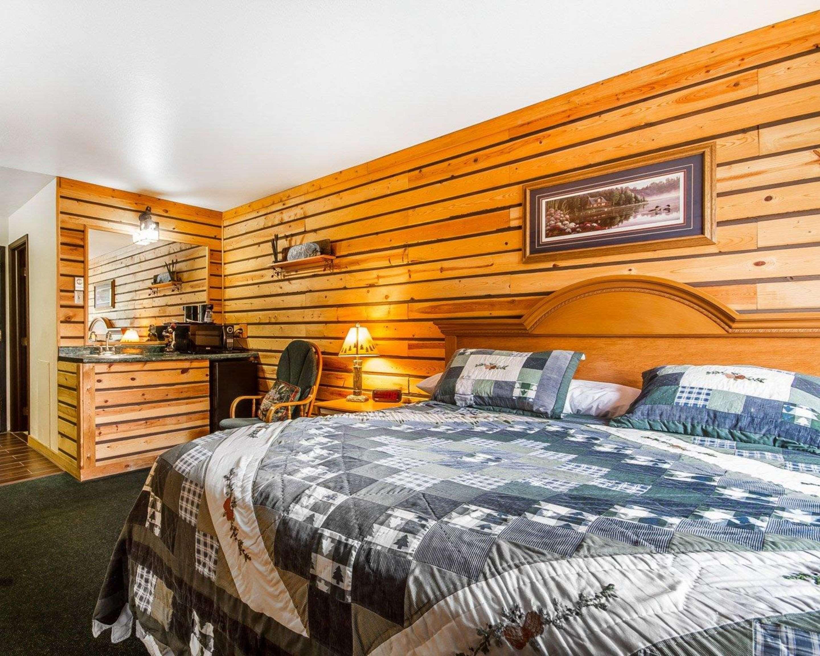 Rodeway Inn & Suites Madison East מראה חיצוני תמונה