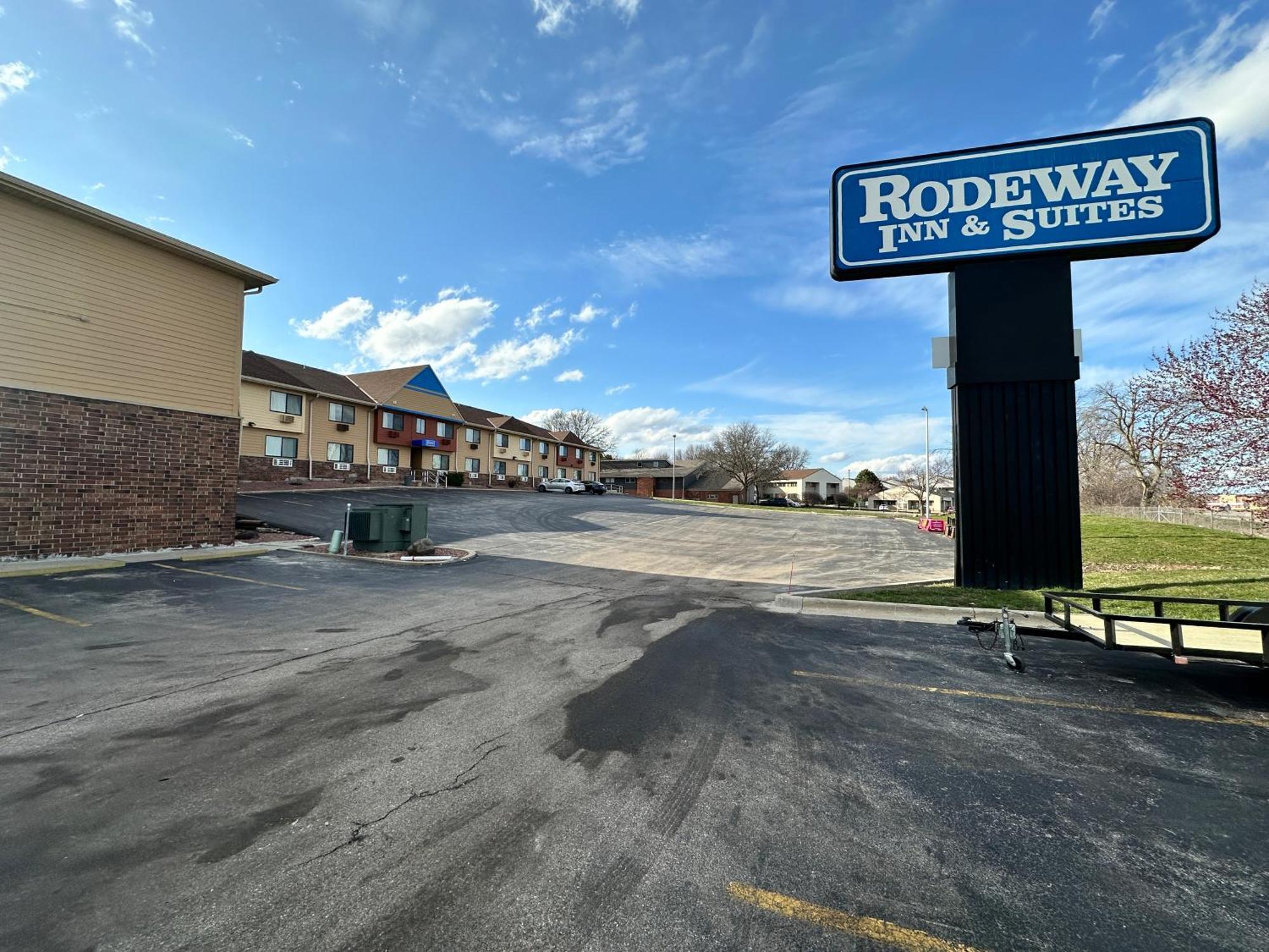 Rodeway Inn & Suites Madison East מראה חיצוני תמונה