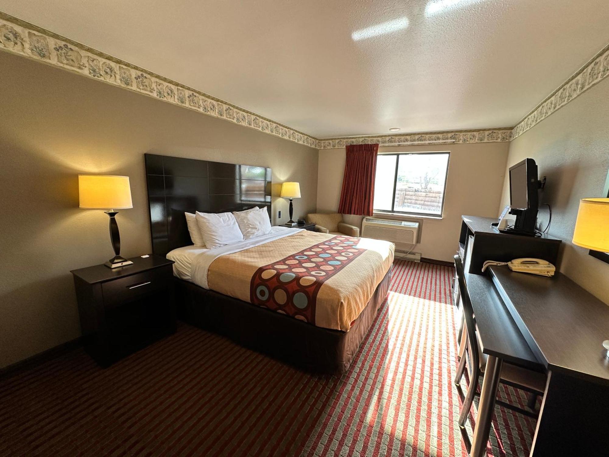 Rodeway Inn & Suites Madison East מראה חיצוני תמונה