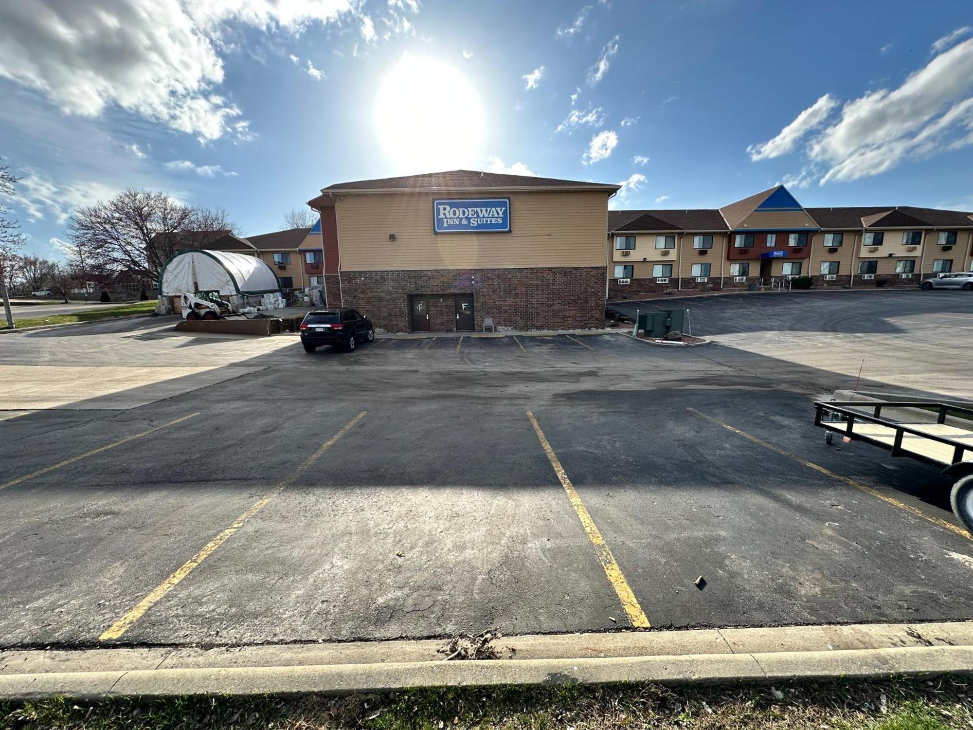 Rodeway Inn & Suites Madison East מראה חיצוני תמונה