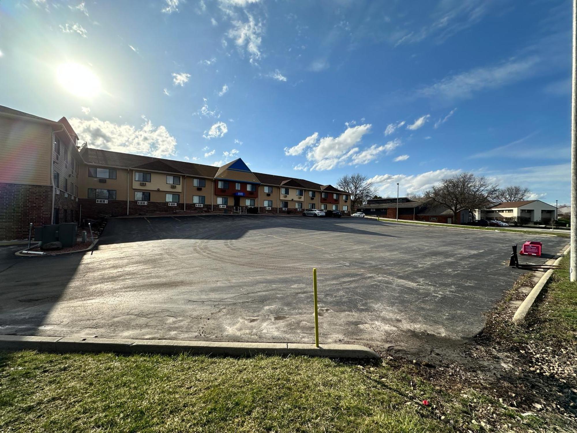 Rodeway Inn & Suites Madison East מראה חיצוני תמונה