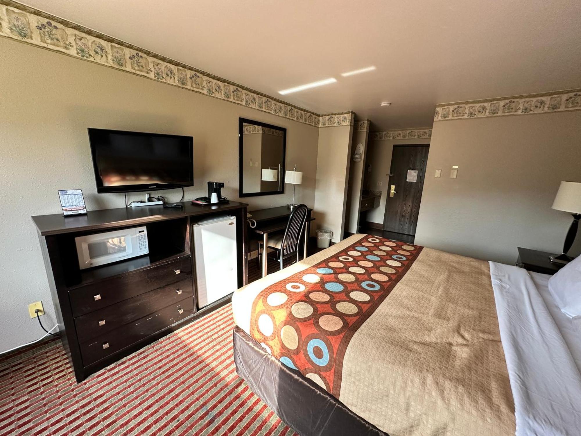 Rodeway Inn & Suites Madison East מראה חיצוני תמונה