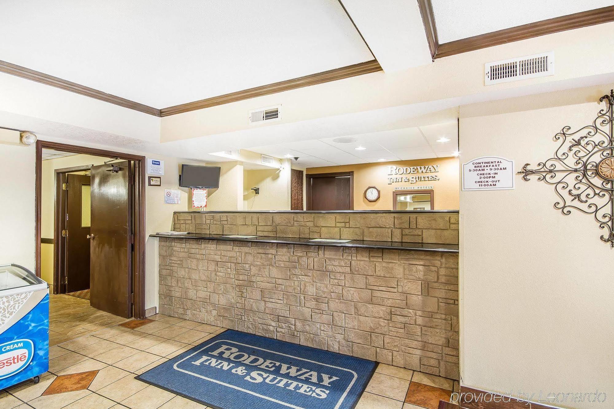 Rodeway Inn & Suites Madison East מראה חיצוני תמונה
