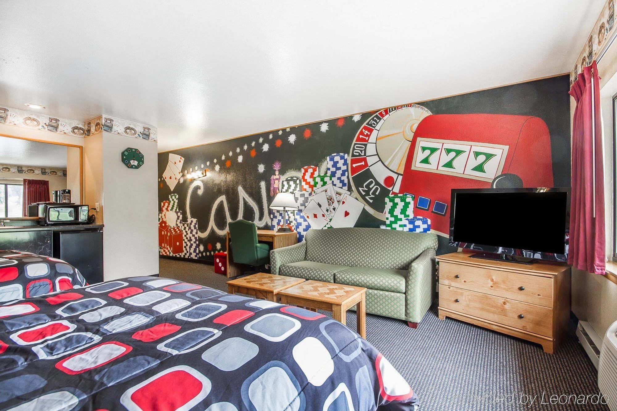Rodeway Inn & Suites Madison East מראה חיצוני תמונה