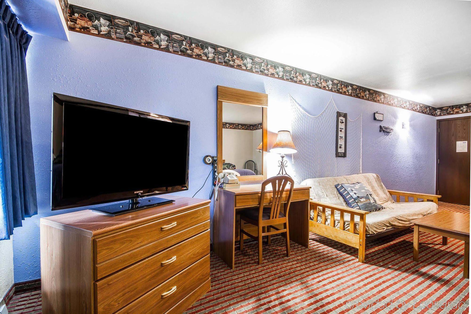 Rodeway Inn & Suites Madison East מראה חיצוני תמונה