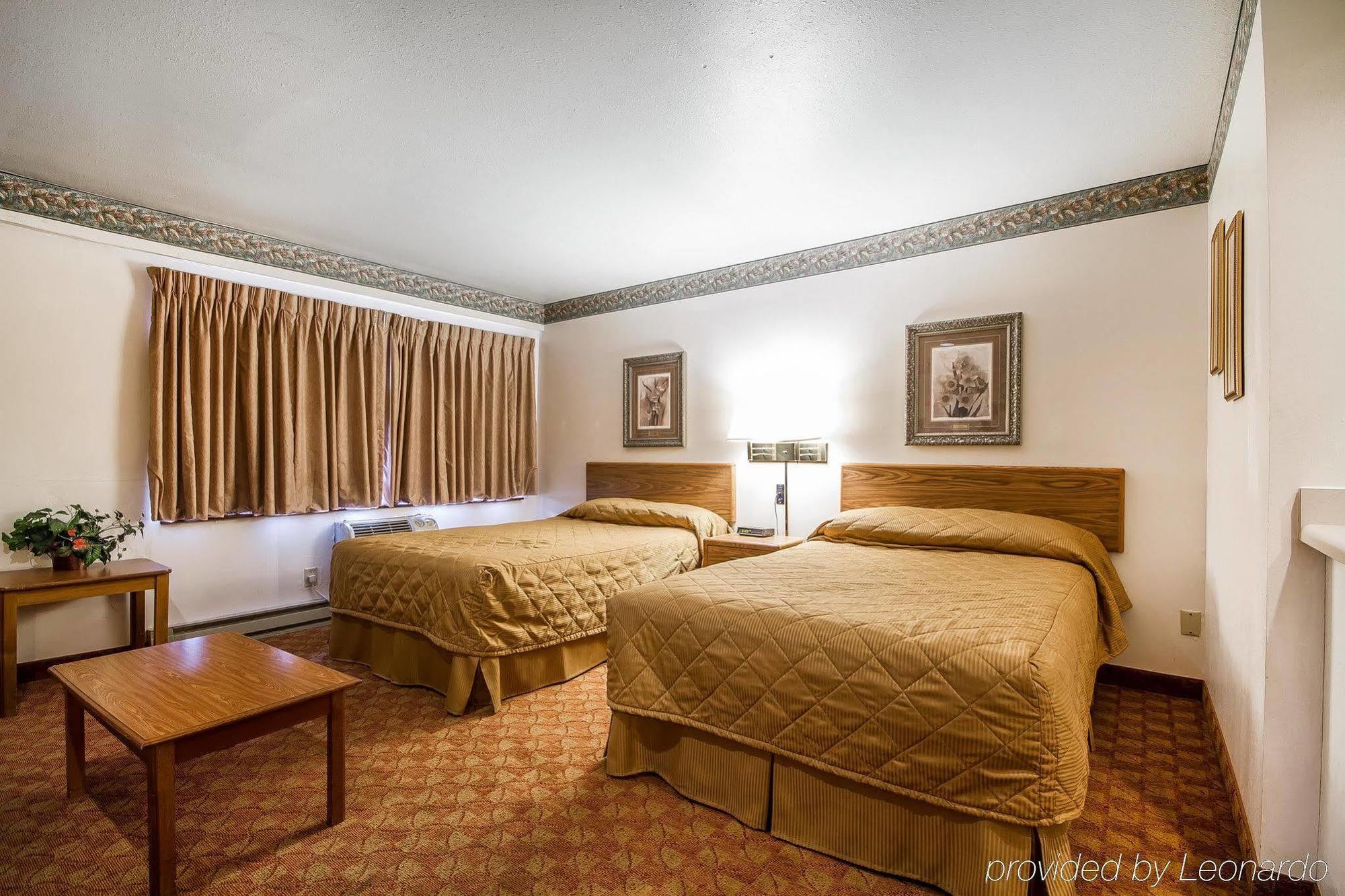 Rodeway Inn & Suites Madison East מראה חיצוני תמונה